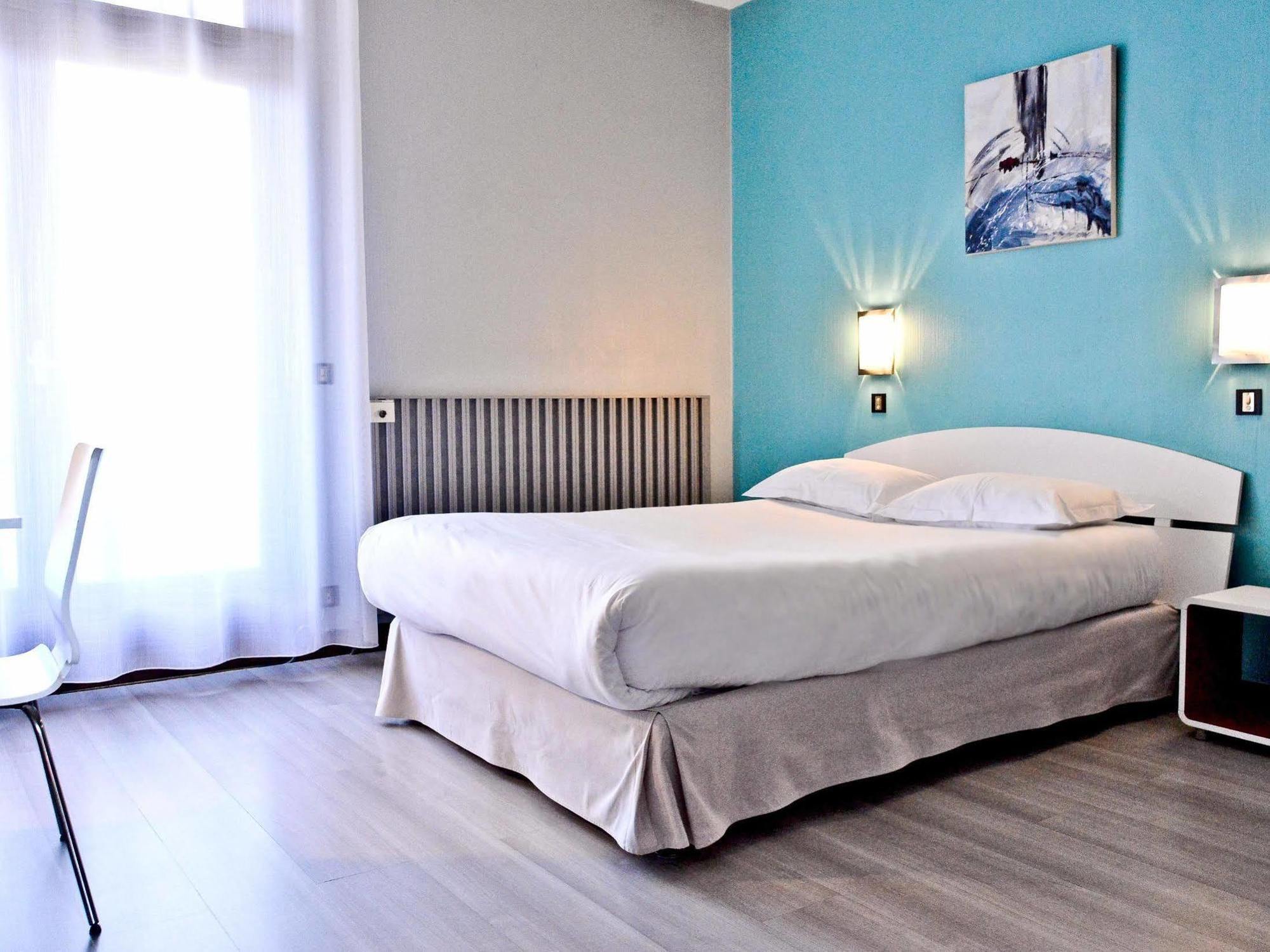 Hotel Le Comty Feurs Ngoại thất bức ảnh