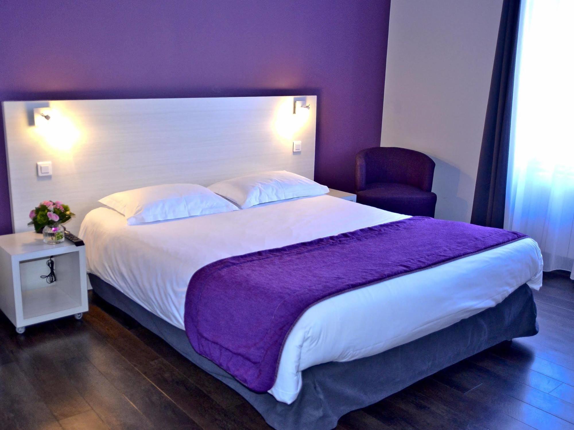 Hotel Le Comty Feurs Ngoại thất bức ảnh