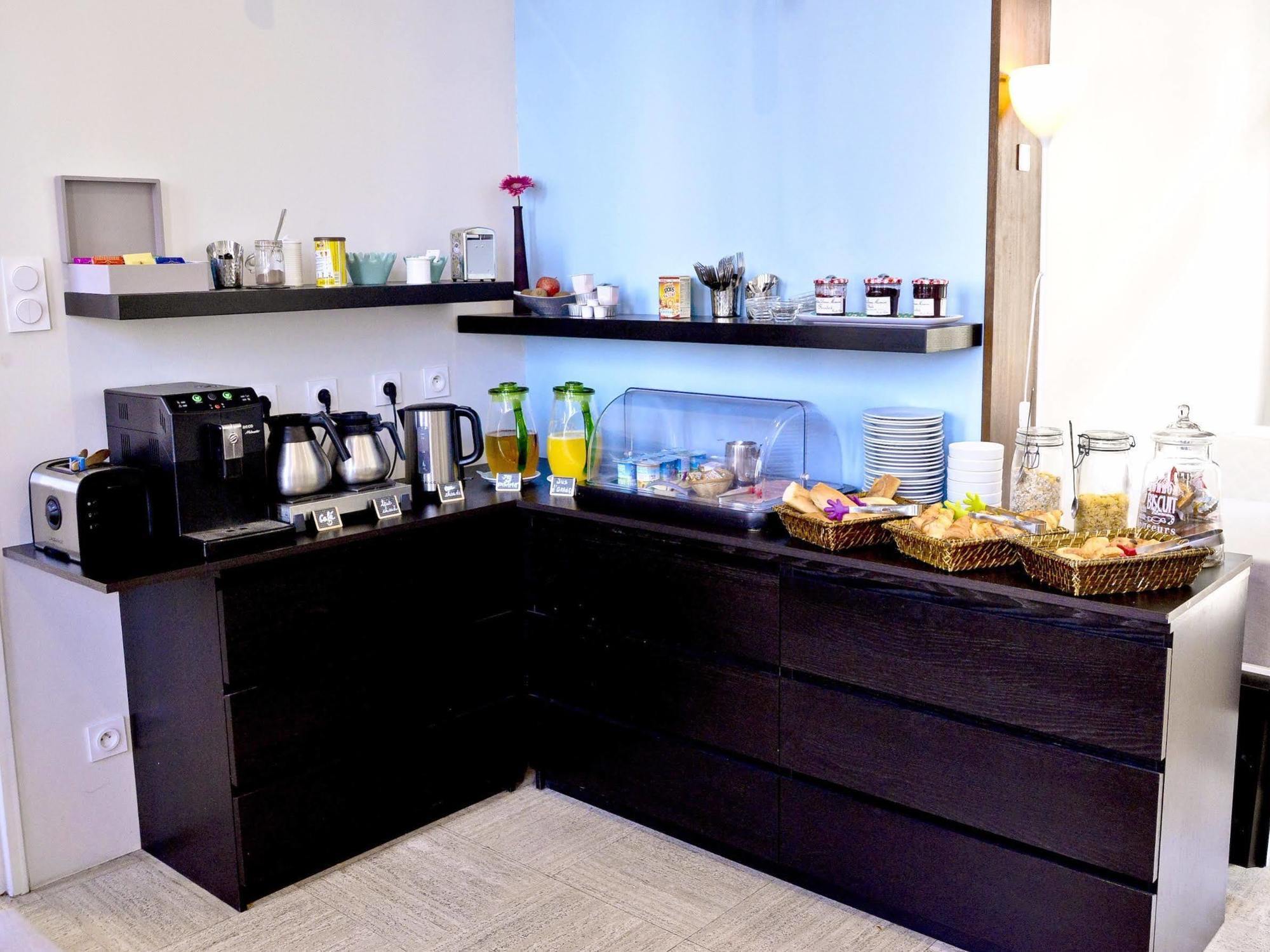 Hotel Le Comty Feurs Ngoại thất bức ảnh