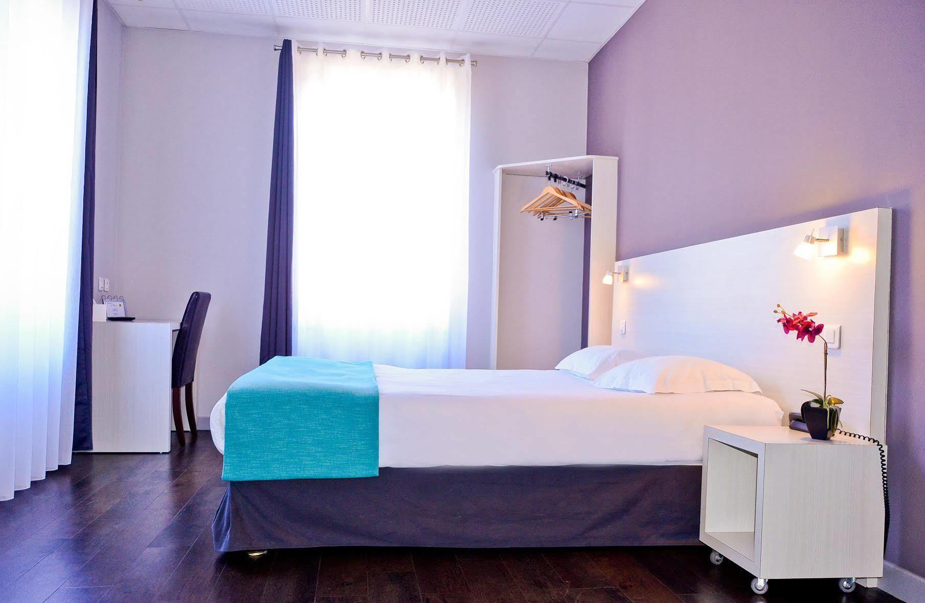 Hotel Le Comty Feurs Ngoại thất bức ảnh